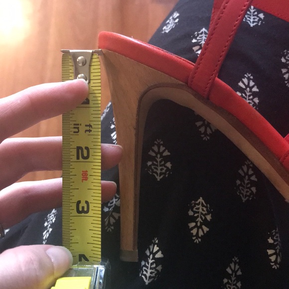 Stunning Ralph Lauren Collection Heels - Picture 8 of 8